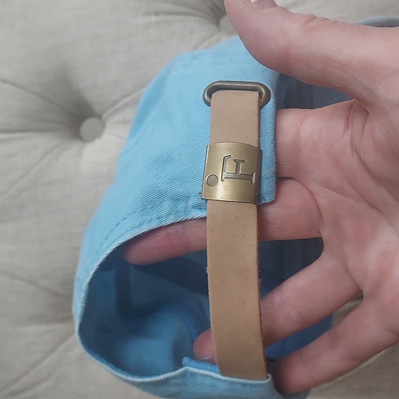 Blue baseball cap - Picture 2 of 3